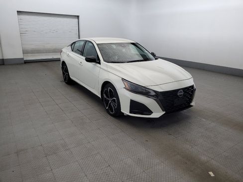 Used 2023 Nissan Altima 2.5 SR AWD/4WD image 13