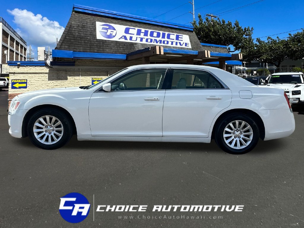 Used 2013 Chrysler 300 RWD image 3