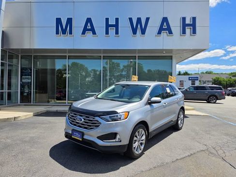 Certified 2024 Ford Edge Titanium AWD/4WD image 2