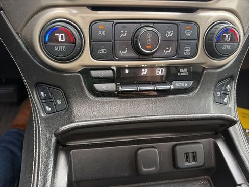 Used 2015 GMC Yukon XL Denali w/ Premium Package AWD/4WD image 29