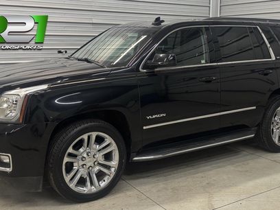 Used 2017 GMC Yukon SLT w/ Premium Edition