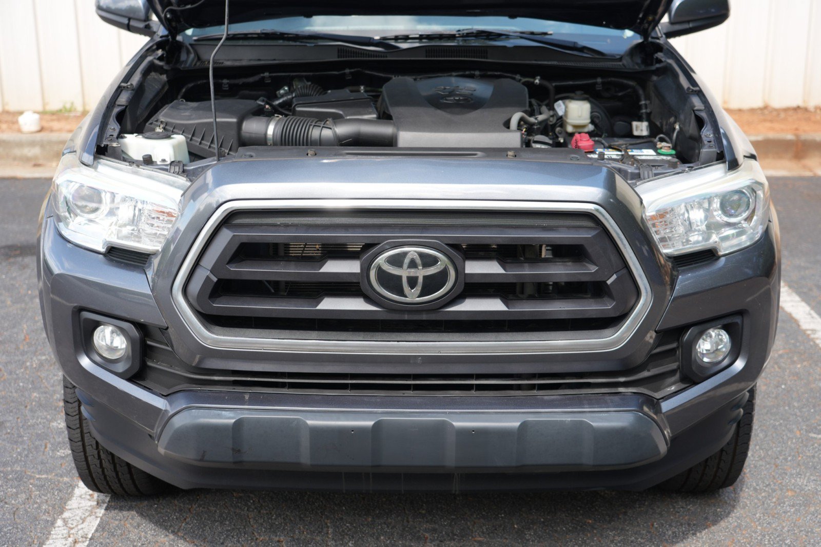 Used 2020 Toyota Tacoma SR5 RWD image 7