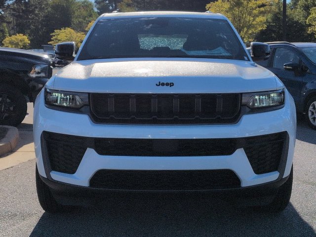 New 2027 Jeep Grand Cherokee Altitude RWD image 8