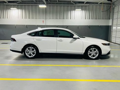 New 2026 Honda Accord LX image 17