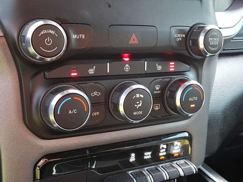 Used 2021 RAM 1500 Big Horn AWD/4WD image 16