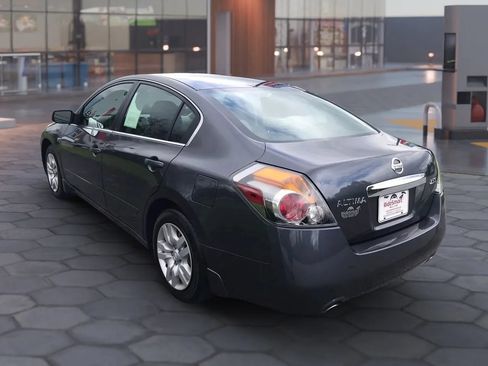 Used 2010 Nissan Altima 2.5 S FWD image 5