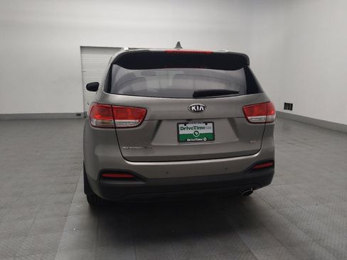 Used 2018 Kia Sorento LX image 6