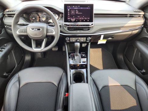 New 2026 Jeep Compass Latitude AWD/4WD image 23