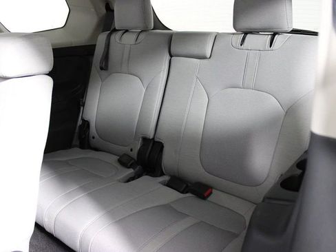 Used 2023 Honda Pilot LX image 20
