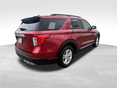 Used 2022 Ford Explorer XLT w/ Equipment Group 202A image 4