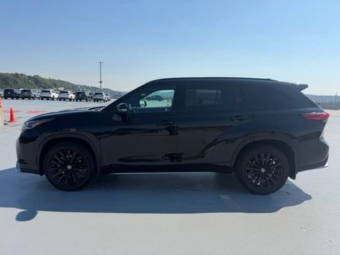 Used 2023 Toyota Highlander XSE AWD/4WD image 6