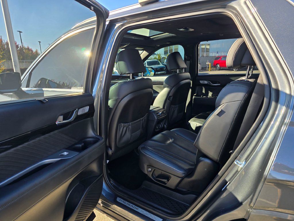Used 2023 Hyundai Palisade Calligraphy w/ Winter Package AWD/4WD image 15
