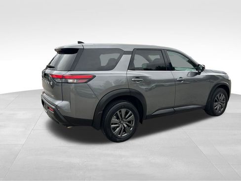 Used 2024 Nissan Pathfinder S image 6