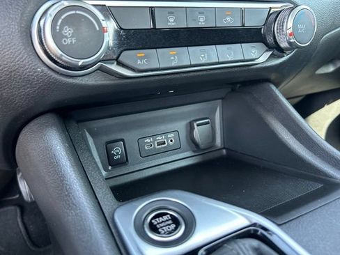 Used 2024 Nissan Sentra SV FWD image 24