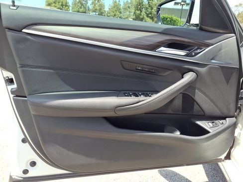 Used 2018 BMW 530e xDrive AWD/4WD image 19