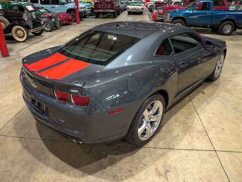 Used 2010 Chevrolet Camaro SS RWD image 17