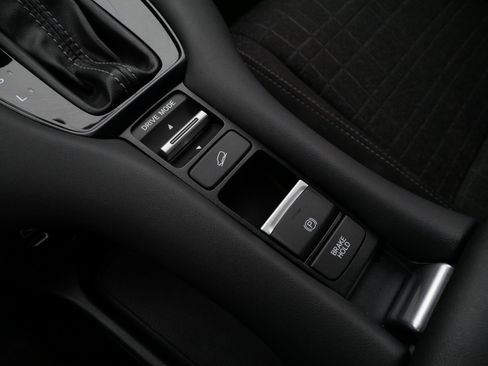 Used 2024 Honda HR-V LX image 25