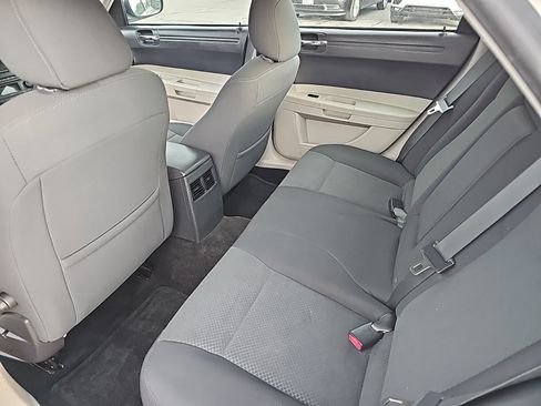 Used 2007 Chrysler 300 RWD image 14
