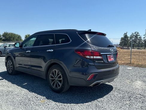 Used 2017 Hyundai Santa Fe SE w/ Cargo Package FWD image 7
