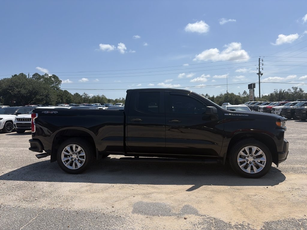 Used 2020 Chevrolet Silverado 1500 Custom w/ Custom Value Package AWD/4WD image 7