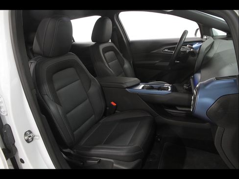 Used 2024 Chevrolet Equinox EV LT FWD image 18