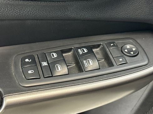 Used 2019 Jeep Cherokee Limited FWD image 14