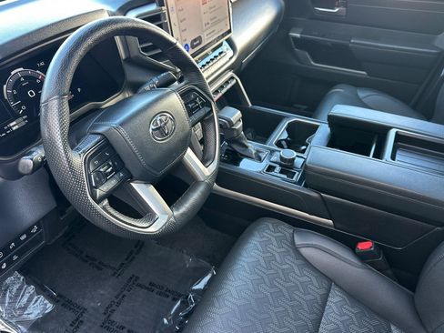 Used 2025 Toyota Tundra Limited AWD/4WD image 10