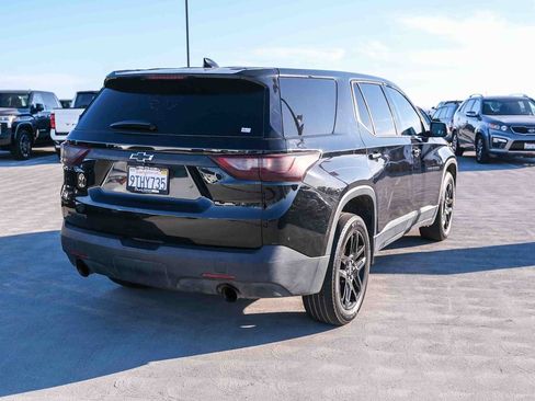 Used 2020 Chevrolet Traverse LS w/ LPO, Black Accent Package FWD image 4