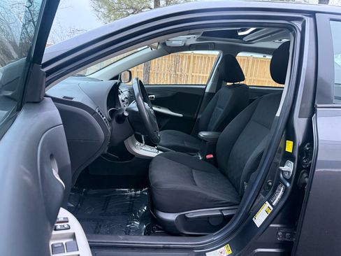 Used 2010 Toyota Corolla image 11