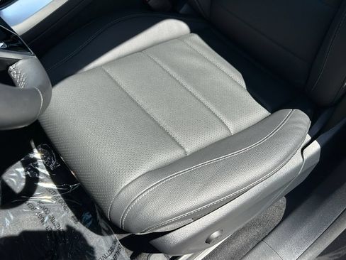 Used 2025 Mercedes-Benz GLS 450 4MATIC image 15