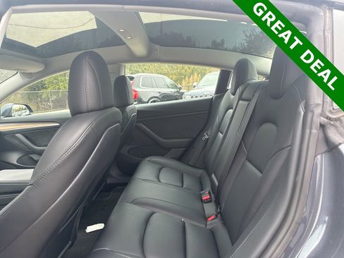 Used 2023 Tesla Model 3 Standard Range image 16