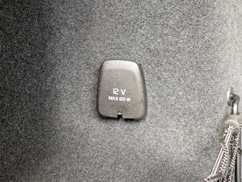 Certified 2023 Volvo XC60 B5 Ultimate w/ Protection Package Premier image 15