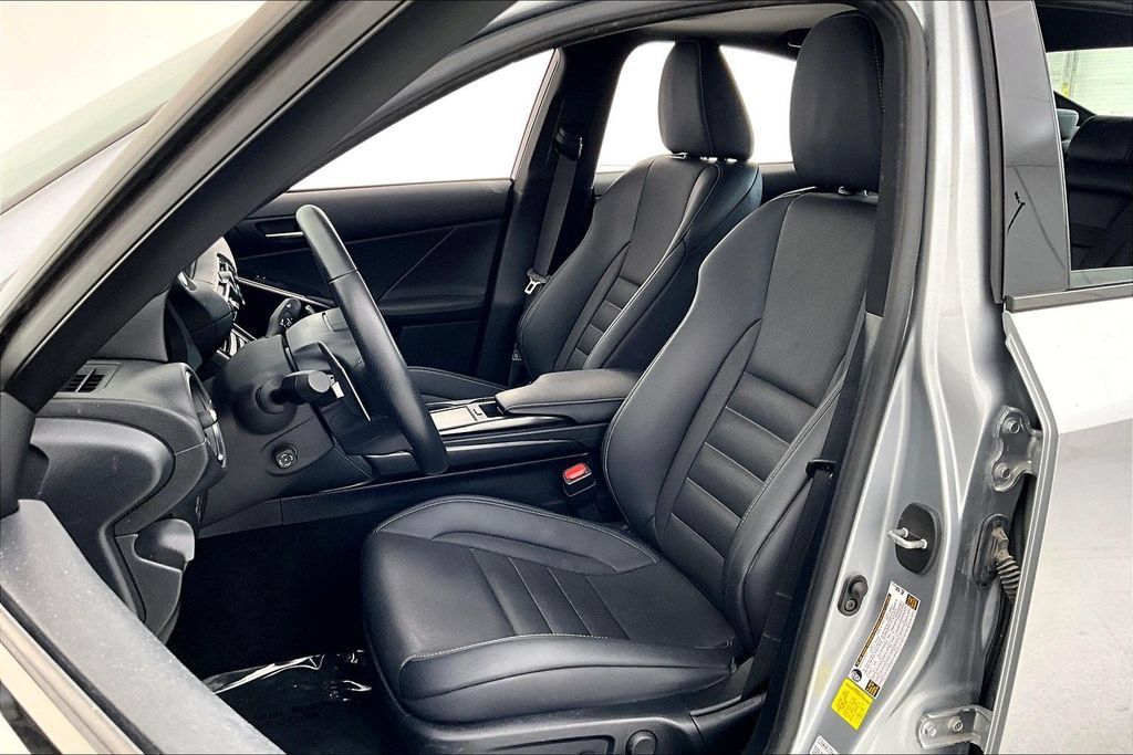 Used 2025 Lexus IS 500 w/ Accessory Package 2 RWD image 32