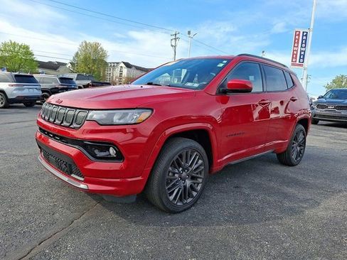 Certified 2022 Jeep Compass Limited image 3