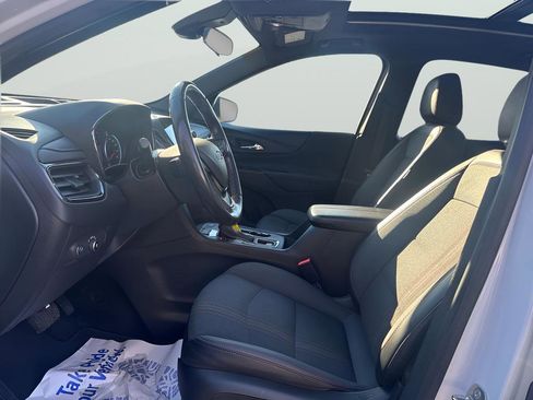 Used 2022 Chevrolet Equinox RS w/ Infotainment Package image 17