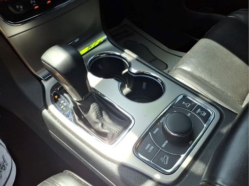 Used 2018 Jeep Grand Cherokee Overland w/ Jeep Active Safety Group AWD/4WD image 19