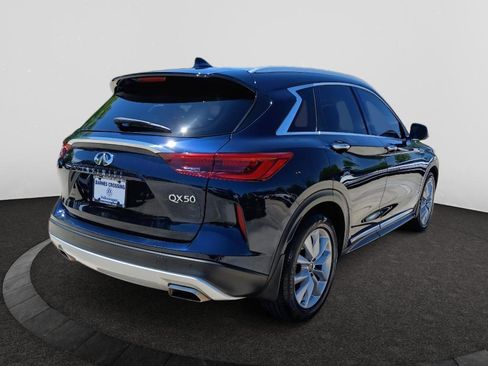 Used 2021 INFINITI QX50 Luxe w/ Accent Package FWD image 4