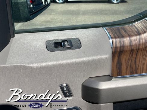 Used 2020 Ford F150 Lariat image 19