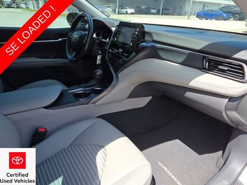Used 2023 Toyota Camry SE image 13