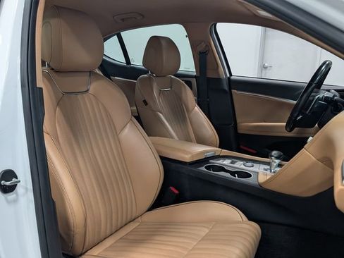 Used 2022 Genesis G70 3.3T image 39