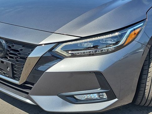 Used 2022 Nissan Sentra SR w/ SR Premium Package image 31