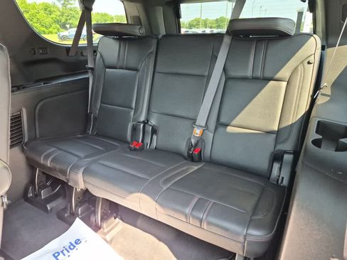 Used 2024 Chevrolet Suburban RST w/ Luxury Package AWD/4WD image 9