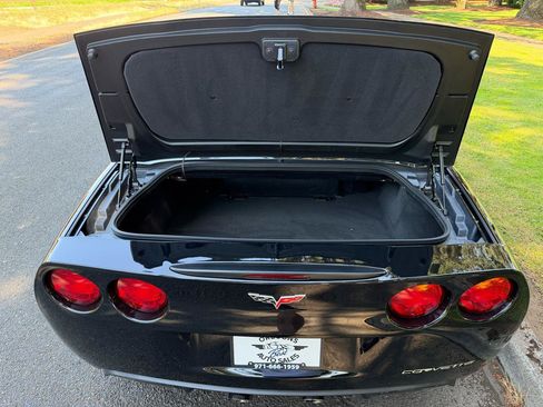 Used 2005 Chevrolet Corvette Convertible w/ Preferred Equipment Group RWD image 34