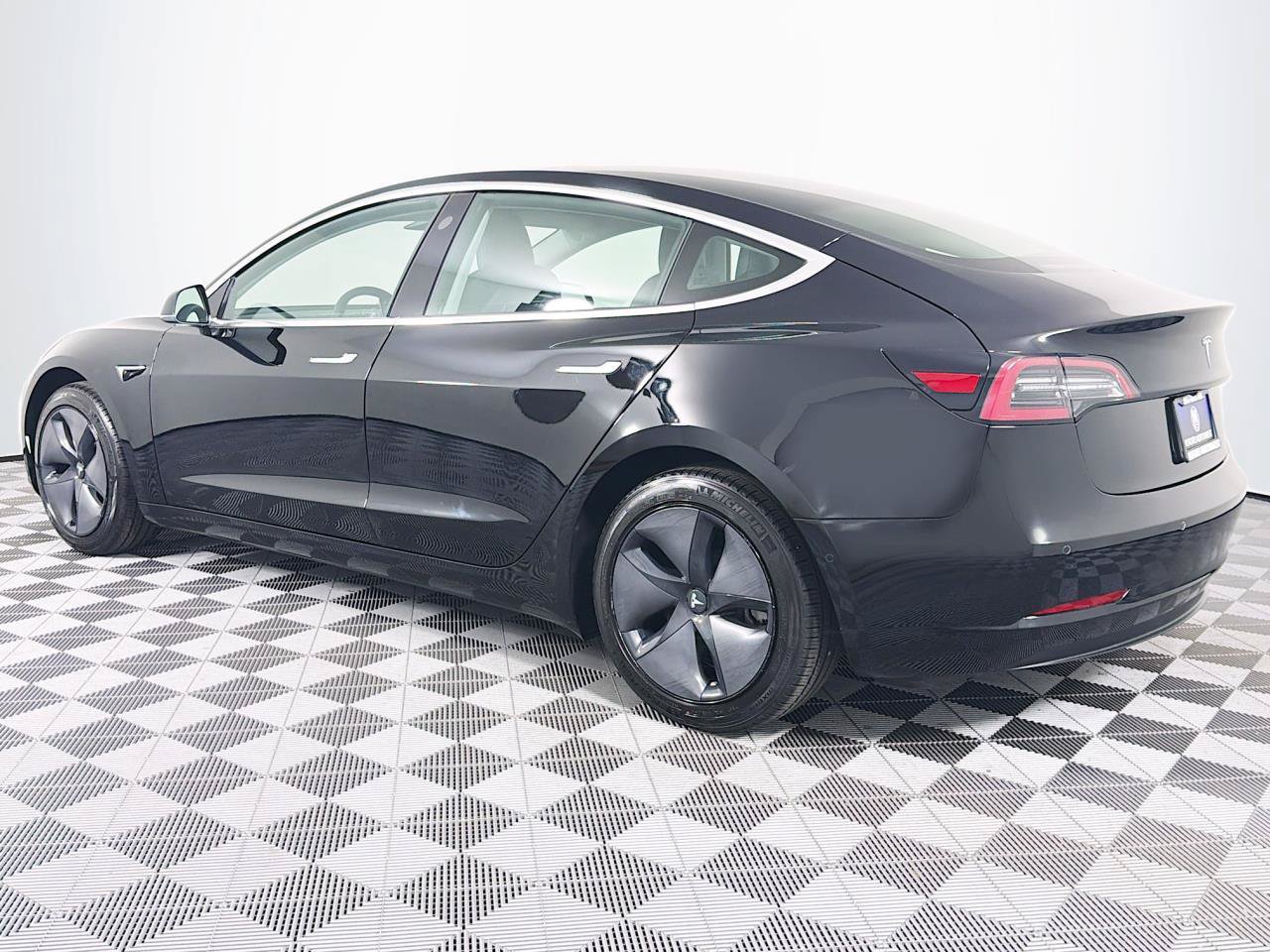 Used 2019 Tesla Model 3 Standard Range Plus RWD image 8