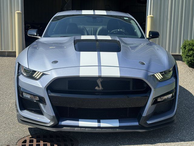 Used 2022 Ford Mustang Shelby GT500 w/ Technology Package RWD image 2