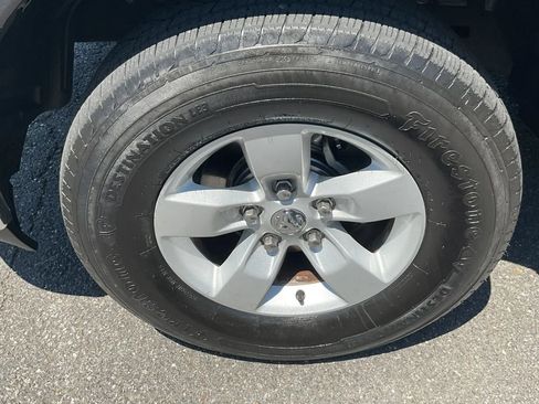 Used 2017 RAM 1500 Classic SLT AWD/4WD image 9