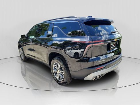 Used 2025 Chevrolet Traverse LT FWD image 5