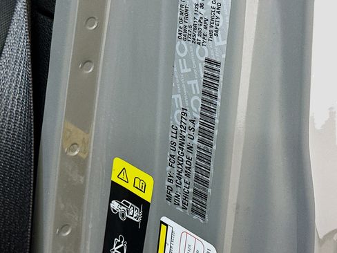 Used 2022 Jeep Wrangler Sport S image 12