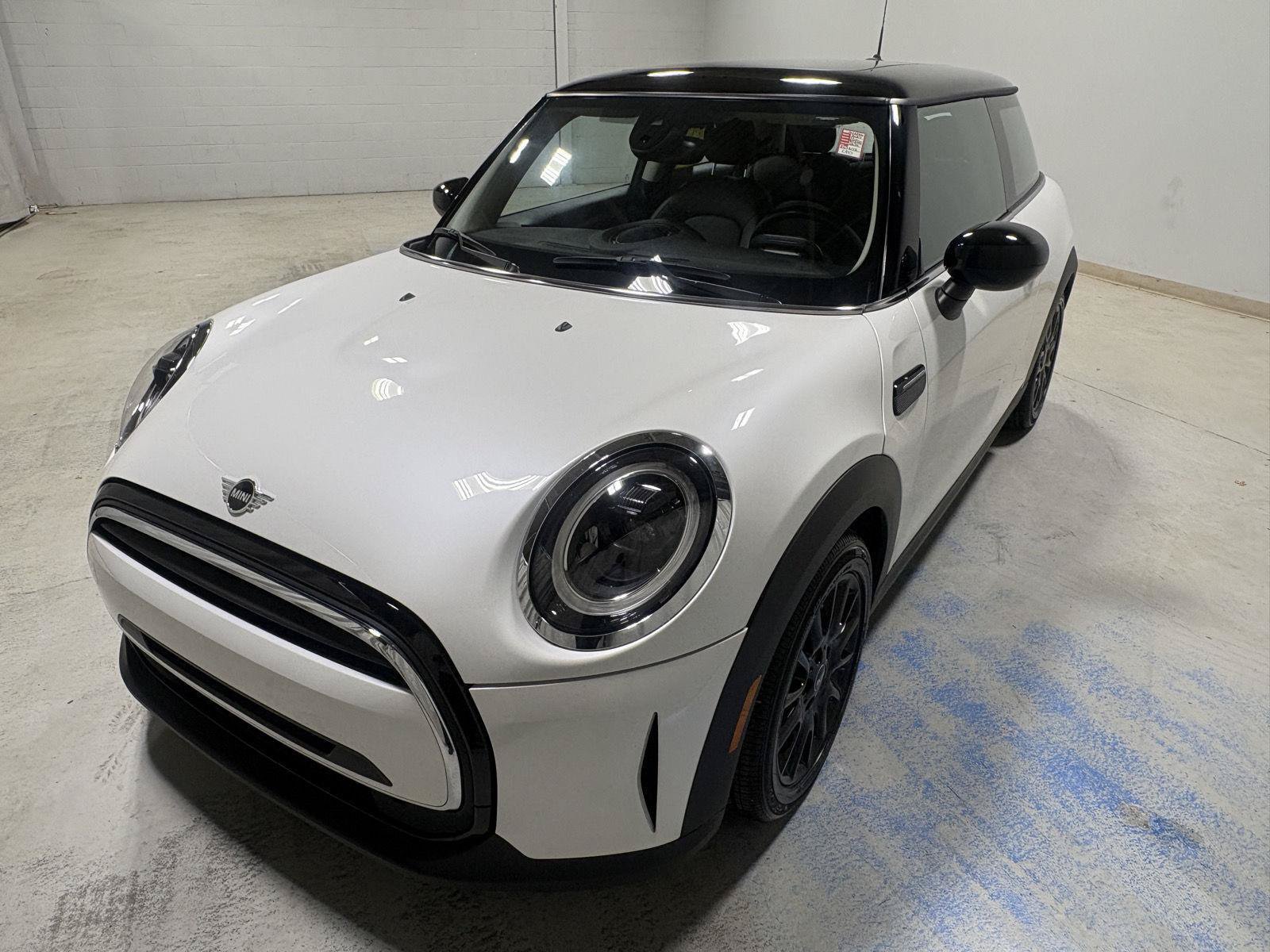 Used 2024 MINI Cooper 2-Door Hardtop FWD image 1