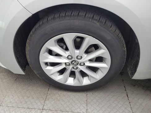 Used 2022 Toyota Corolla LE w/ LE Premium Package image 31